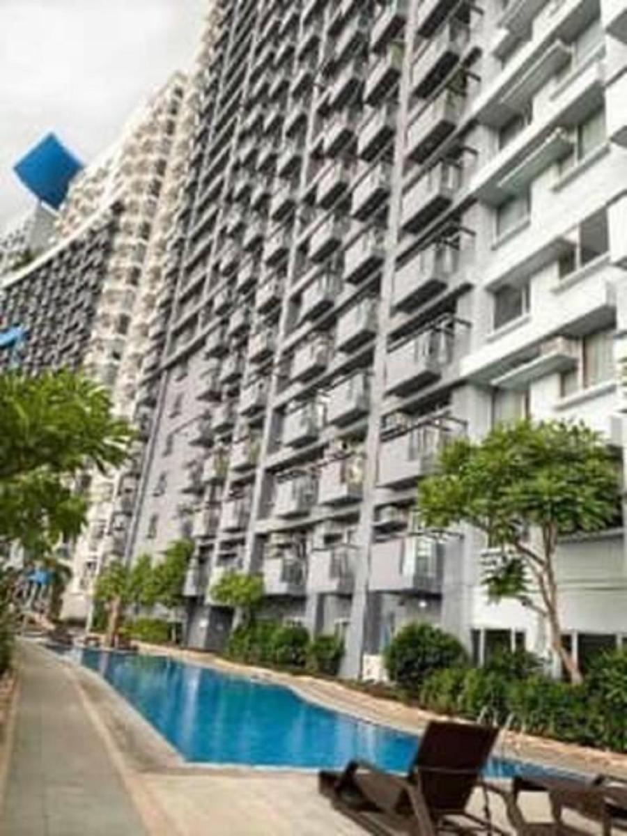 Great View With Balcony In Araneta Center Apartment มะนิลา ภายนอก รูปภาพ